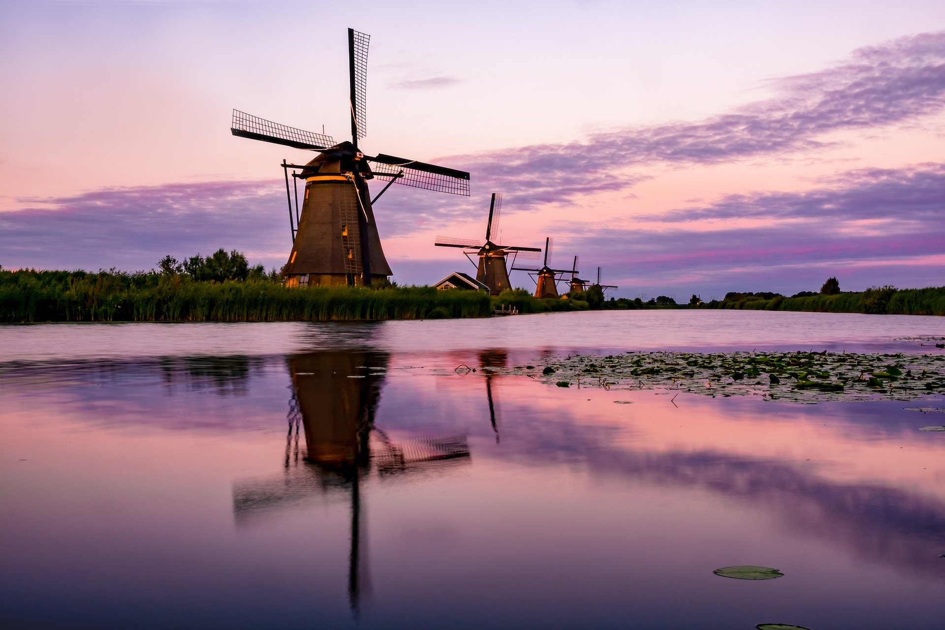 Земля ветряных мельниц. Киндердейк Нидерланды. Киндердейк мельницы. Мельницы в Киндердейке Нидерланды. Ветряные мельницы в Голландии.