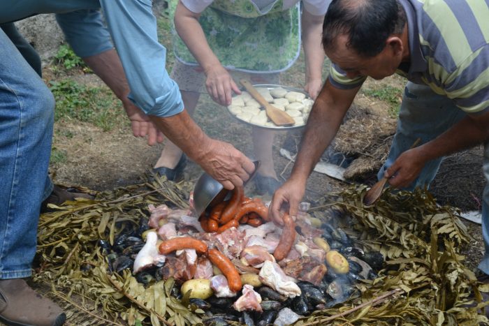 Curanto - традиционное блюдо чилийской кухни